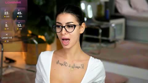 Eva  online show from 11/08/25, 07:30