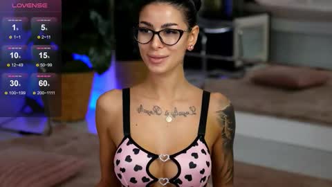 Eva  online show from 11/09/25, 06:55