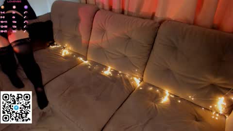 Snapshot of evablimey chatting on 09/25/25, 05:33 Eva online show from 09/25/25, 05:33