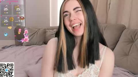 Snapshot of evablimey chatting on 11/06/25, 06:14 Eva online show from 11/06/25, 06:14