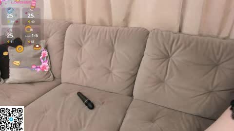 Snapshot of evablimey chatting on 11/09/25, 05:06 Eva online show from 11/09/25, 05:06