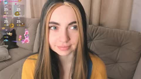 Snapshot of evablimey chatting on 11/18/25, 05:23 Eva online show from 11/18/25, 05:23