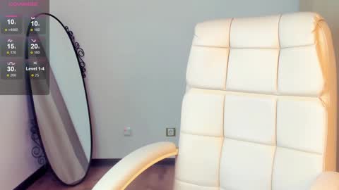 Snapshot of evacadooo chatting on 01/18/25, 05:31 Eva online show from 01/18/25, 05:31