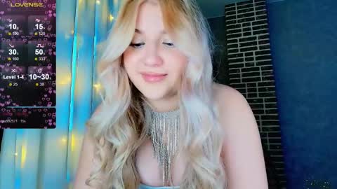 Eva  online show from 12/04/25, 04:33