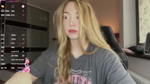 evacarter1 online show from 10/21/25, 07:53