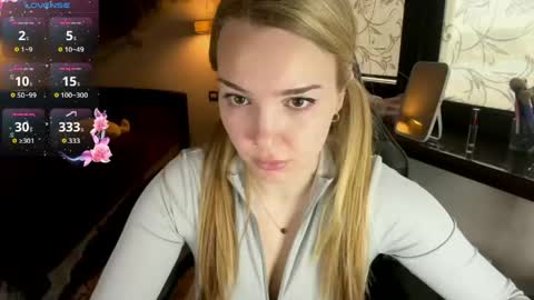 evacarter1 online show from 04/15/26, 02:24