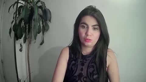 Snapshot of evacollins12 chatting on 12/15/24, 01:46 evacollins12 online show from 12/15/24, 01:46