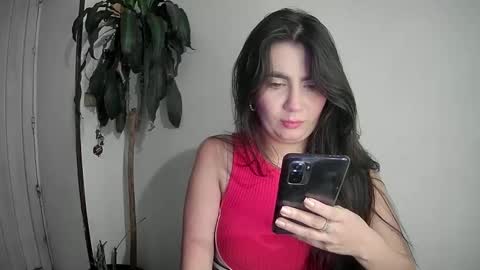 Snapshot of evacollins12 chatting on 12/23/24, 02:02 evacollins12 online show from 12/23/24, 02:02