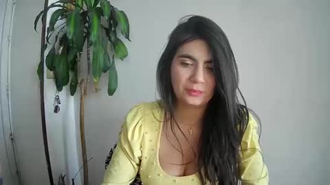 Snapshot of evacollins12 chatting on 01/07/25, 04:05 evacollins12 online show from 01/07/25, 04:05