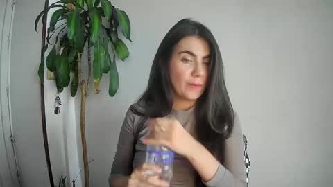 Snapshot of evacollins12 chatting on 01/07/25, 08:31 evacollins12 online show from 01/07/25, 08:31