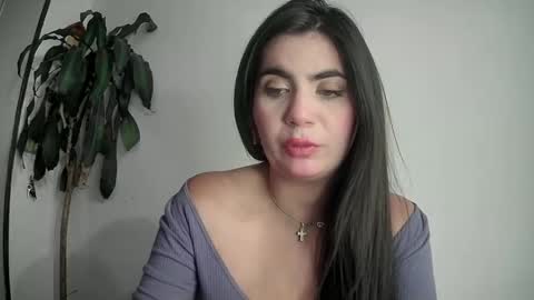 Snapshot of evacollins12 chatting on 01/28/25, 02:21 evacollins12 online show from 01/28/25, 02:21
