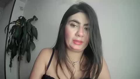 Snapshot of evacollins12 chatting on 02/06/25, 12:22 evacollins12 online show from 02/06/25, 12:22