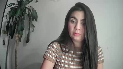 Snapshot of evacollins12 chatting on 02/23/25, 11:36 evacollins12 online show from 02/23/25, 11:36