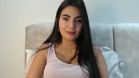 Snapshot of evacollins12 chatting on 09/21/25, 10:44 evacollins12 online show from 09/21/25, 10:44