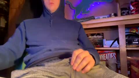 Snapshot of evageniex chatting on 11/19/25, 12:27 evageniex online show from 11/19/25, 12:27