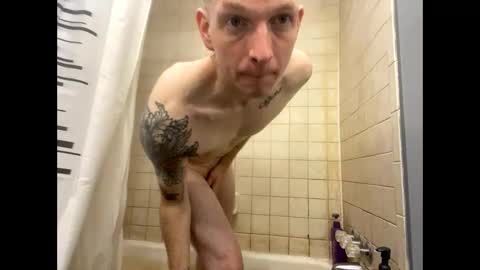 Snapshot of evageniex chatting on 11/23/25, 07:24 evageniex online show from 11/23/25, 07:24