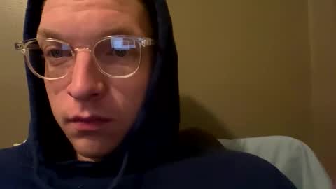 Snapshot of evageniex chatting on 11/26/25, 02:40 evageniex online show from 11/26/25, 02:40