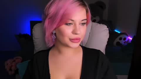 Snapshot of evaharve chatting on 12/18/24, 11:19 Eva online show from 12/18/24, 11:19