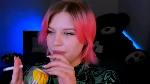 Snapshot of evaharve chatting on 02/15/25, 11:25 Eva online show from 02/15/25, 11:25