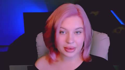 Snapshot of evaharve chatting on 09/18/25, 06:04 Eva online show from 09/18/25, 06:04