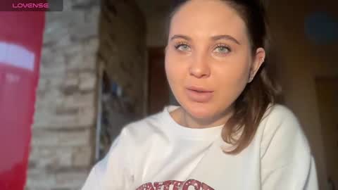 Snapshot of evahazardd chatting on 01/26/25, 10:45 EvaHazard online show from 01/26/25, 10:45