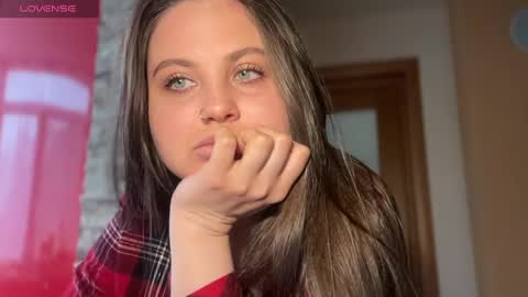 Snapshot of evahazardd chatting on 03/02/25, 01:05 EvaHazard online show from 03/02/25, 01:05