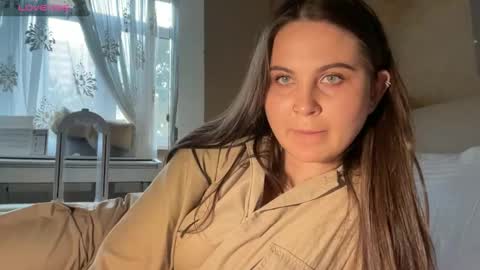 Snapshot of evahazardd chatting on 10/03/25, 01:52 EvaHazard online show from 10/03/25, 01:52