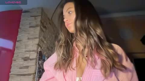 Snapshot of evahazardd chatting on 11/29/25, 12:08 EvaHazard online show from 11/29/25, 12:08