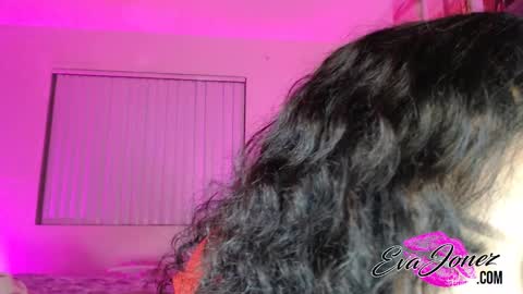 Snapshot of evajonez chatting on 02/12/25, 05:58 Eva online show from 02/12/25, 05:58