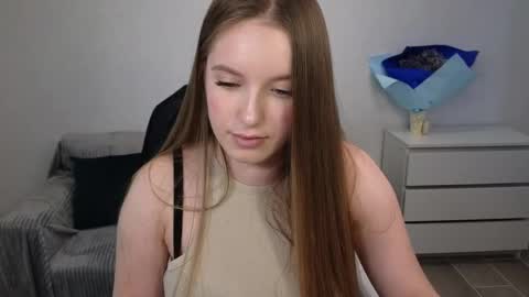 Snapshot of evajuly chatting on 12/17/24, 08:23 Eva online show from 12/17/24, 08:23