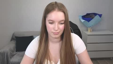 Snapshot of evajuly chatting on 12/18/24, 08:42 Eva online show from 12/18/24, 08:42