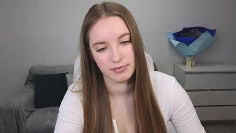 Snapshot of evajuly chatting on 12/23/24, 05:39 Eva online show from 12/23/24, 05:39