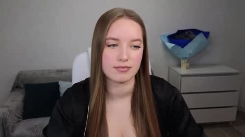 Snapshot of evajuly chatting on 12/28/24, 05:33 Eva online show from 12/28/24, 05:33