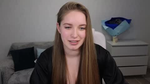 Snapshot of evajuly chatting on 01/01/25, 12:00 Eva online show from 01/01/25, 12:00