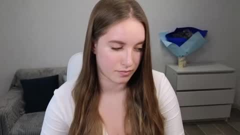 Snapshot of evajuly chatting on 01/08/25, 03:28 Eva online show from 01/08/25, 03:28