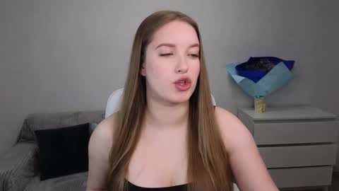 Snapshot of evajuly chatting on 01/09/25, 06:27 Eva online show from 01/09/25, 06:27