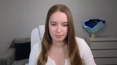 Snapshot of evajuly chatting on 01/12/25, 03:57 Eva online show from 01/12/25, 03:57