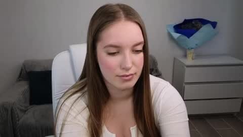 Snapshot of evajuly chatting on 02/05/25, 09:15 Eva online show from 02/05/25, 09:15