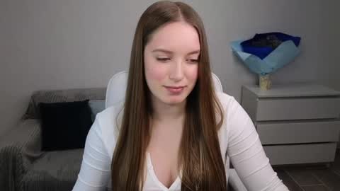 Snapshot of evajuly chatting on 02/11/25, 04:44 Eva online show from 02/11/25, 04:44