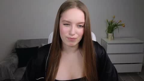 Snapshot of evajuly chatting on 03/09/25, 04:00 Eva online show from 03/09/25, 04:00