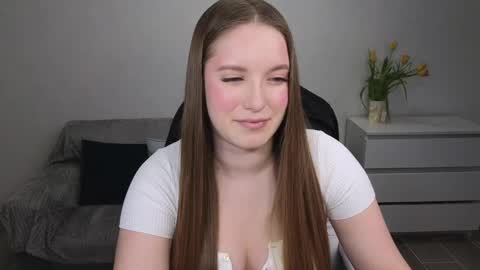 Snapshot of evajuly chatting on 03/10/25, 04:57 Eva online show from 03/10/25, 04:57