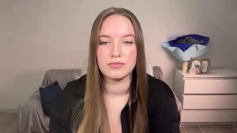 Snapshot of evajuly chatting on 09/10/25, 08:53 Eva online show from 09/10/25, 08:53