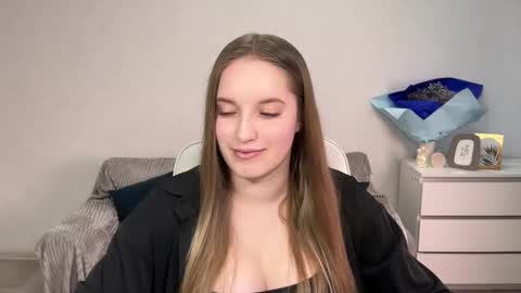 Snapshot of evajuly chatting on 09/24/25, 01:14 Eva online show from 09/24/25, 01:14