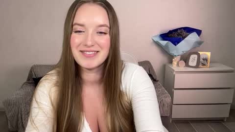 Snapshot of evajuly chatting on 10/08/25, 08:17 Eva online show from 10/08/25, 08:17