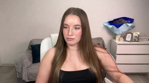 Snapshot of evajuly chatting on 10/22/25, 06:07 Eva online show from 10/22/25, 06:07