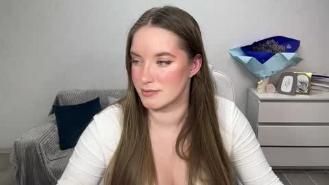 Snapshot of evajuly chatting on 11/16/25, 06:02 Eva online show from 11/16/25, 06:02