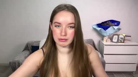 Snapshot of evajuly chatting on 11/29/25, 07:11 Eva online show from 11/29/25, 07:11