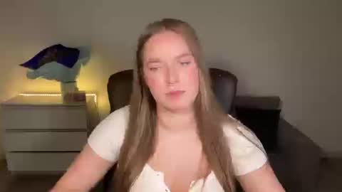 Snapshot of evajuly chatting on 07/11/26, 10:00 Eva online show from 07/11/26, 10:00