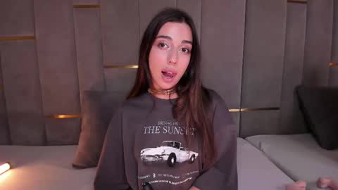 Snapshot of evalims chatting on 03/08/25, 03:56 EVA online show from 03/08/25, 03:56