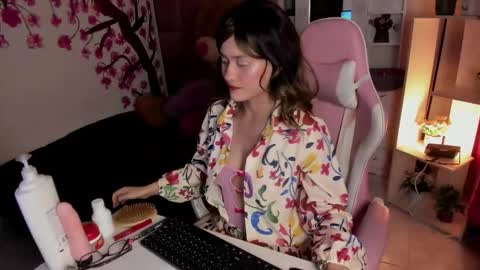 Snapshot of evalouisex_ chatting on 05/21/26, 09:11 evalouisex_ online show from 05/21/26, 09:11